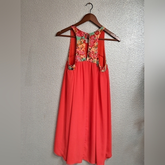 Prevett Sleeveless Floral Bodice & A Semi Sheer Dress   Size S - Picture 3 of 5